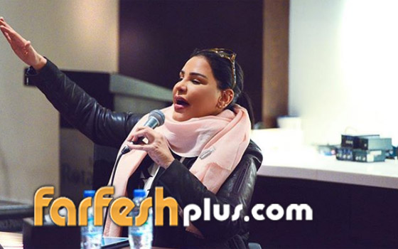 موقف انساني مؤثر من الفنانة أحلام تجاه عجوز في الطائرة صورة رقم 2 موقف انساني مؤثر من الفنانة أحلام تجاه عجوز في الطائرة صورة رقم 2
