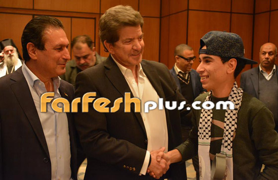 فيديو وليد توفيق يغني للناصرة (أنا صليت على ترابك) ومطران القدس يكرمه صورة رقم 3