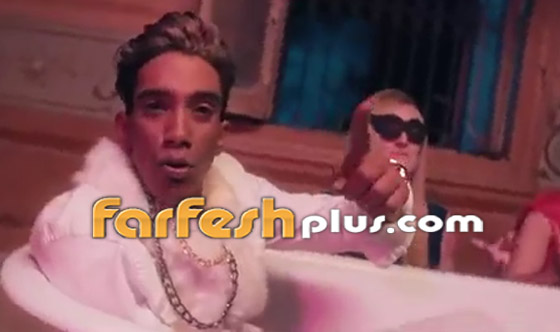 فيديو حلمي بكر: الشحاذ يغني احسن من مجدي شطة (محدش فينا نمبر1) صورة رقم 7 فيديو حلمي بكر: الشحاذ يغني احسن من مجدي شطة (محدش فينا نمبر1) صورة رقم 7