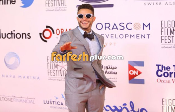 مشاهير رفعوا شعار 