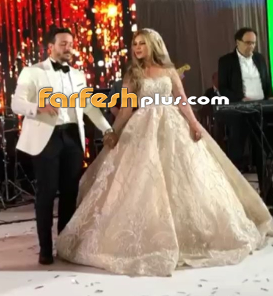 فيديو وصور عمرو دياب يرقص مع عروسين فازا بمسابقة (فرحنا بالهضبة) صورة رقم 4 فيديو وصور عمرو دياب يرقص مع عروسين فازا بمسابقة (فرحنا بالهضبة) صورة رقم 4