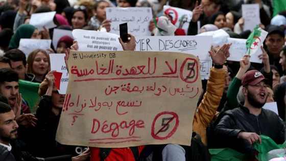 الجزائر: معارضون يدعون بوتفليقة للتنحي ويحضون الجيش على لعب دور دستوري صورة رقم 7
