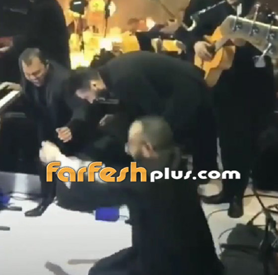 بالفيديو: تامر حسني في نوبة ضحك هستيرية على المسرح.. ما السبب؟ صورة رقم 4 بالفيديو: تامر حسني في نوبة ضحك هستيرية على المسرح.. ما السبب؟ صورة رقم 4