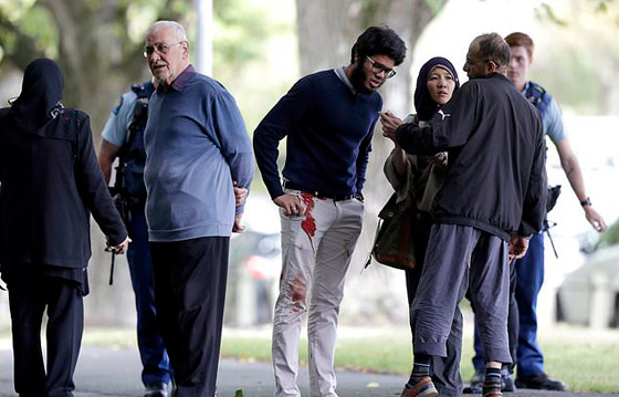 بالفيديو والصور: هجوم على مسجدين في نيوزيلندا وسقوط العشرات صورة رقم 11