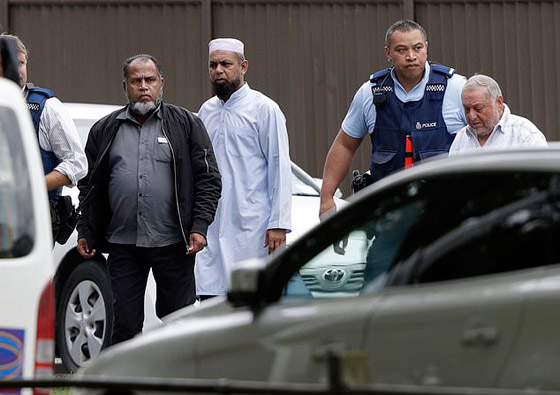 بالفيديو والصور: هجوم على مسجدين في نيوزيلندا وسقوط العشرات صورة رقم 13