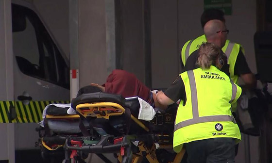 بالفيديو والصور: هجوم على مسجدين في نيوزيلندا وسقوط العشرات صورة رقم 20