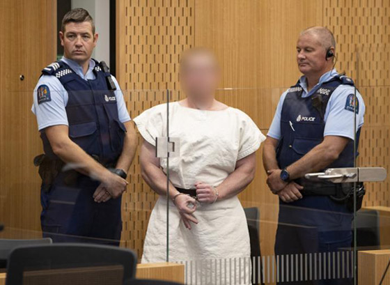 سفاح نيوزيلندا يقبع في السجن الأكثر حراسة وحصانة والبلاد ترتدي الحجاب تضامنا! صورة رقم 2