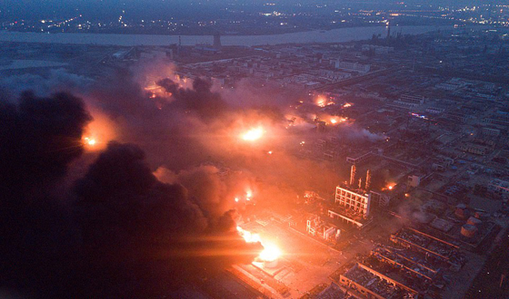 بالفيديو والصور: شاهدوا لحظة انفجار مصنع في الصين، هزّ الأرض وقتل العشرات صورة رقم 27
