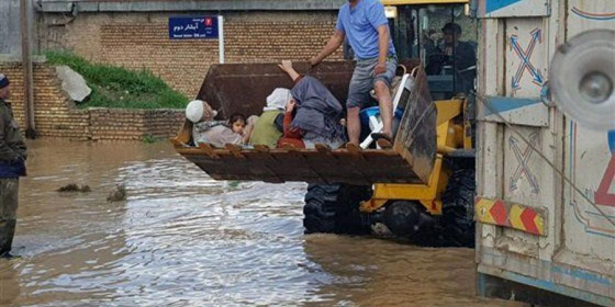 السيول والفيضانات تغرق محافظات إيرانية.. وسقوط قتلى صورة رقم 7