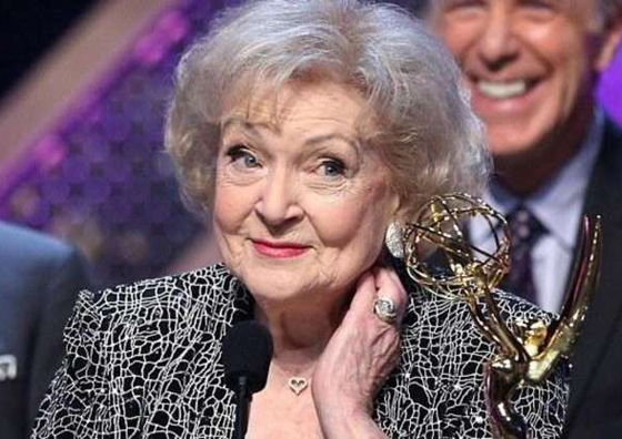 نجوم دخلوا موسوعة غينيس منهم سمية الخشاب، عمرو دياب، صباح وشاكيرا صورة رقم 11 نجوم دخلوا موسوعة غينيس منهم سمية الخشاب، عمرو دياب، صباح وشاكيرا صورة رقم 11