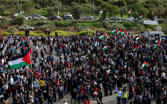 في الذكرى الـ43 ليوم الأرض الفلسطيني: شعب متمسك بأرضه وهويته الوطنية صورة رقم 3