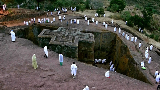 فيديو وصور: هل فعلا نحت الجن كنيسة لاليبيلا الاثيوبية في الجبل؟ صورة رقم 1