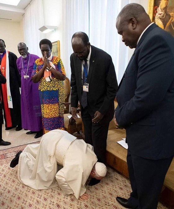 ماذا قالت اليسا عن صورة البابا الصادمة وهو يقبّل أرجل زعماء السودان؟ صورة رقم 5 ماذا قالت اليسا عن صورة البابا الصادمة وهو يقبّل أرجل زعماء السودان؟ صورة رقم 5
