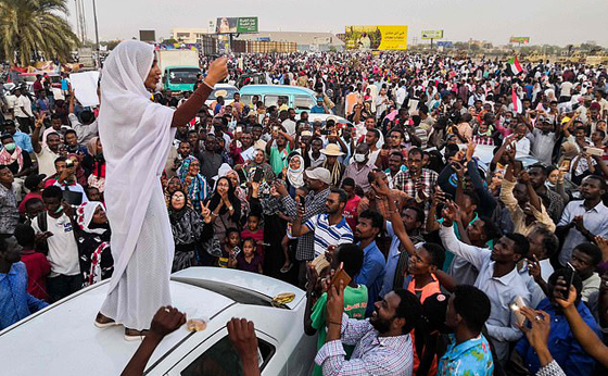 لن ينساه السودان.. تفاصيل يوم الجمعة الدراماتيكي صورة رقم 17