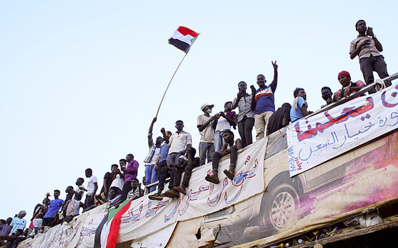 لن ينساه السودان.. تفاصيل يوم الجمعة الدراماتيكي صورة رقم 20