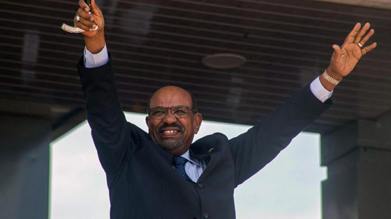 العثور على مبلغ خرافي بمنزل الرئيس السوداني المعزول عمر البشير  صورة رقم 2