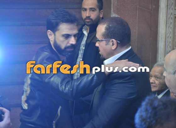 لماذا غضب الجمهور من هشام عباس وصور عزاء والدته! صورة رقم 10 لماذا غضب الجمهور من هشام عباس وصور عزاء والدته! صورة رقم 10