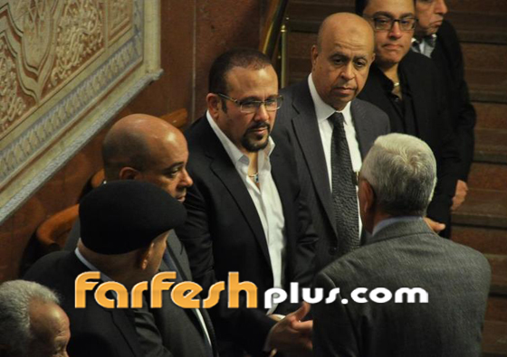لماذا غضب الجمهور من هشام عباس وصور عزاء والدته! صورة رقم 21 لماذا غضب الجمهور من هشام عباس وصور عزاء والدته! صورة رقم 21