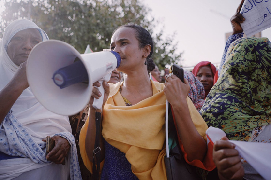 الخرطوم: سودانيات يطالبن بالتحرر من قوانين القمع في ساحة الاعتصام صورة رقم 7