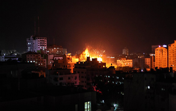 غزة: الفصائل ترد على قصف الزوارق الحربية الإسرائيلية صورة رقم 11