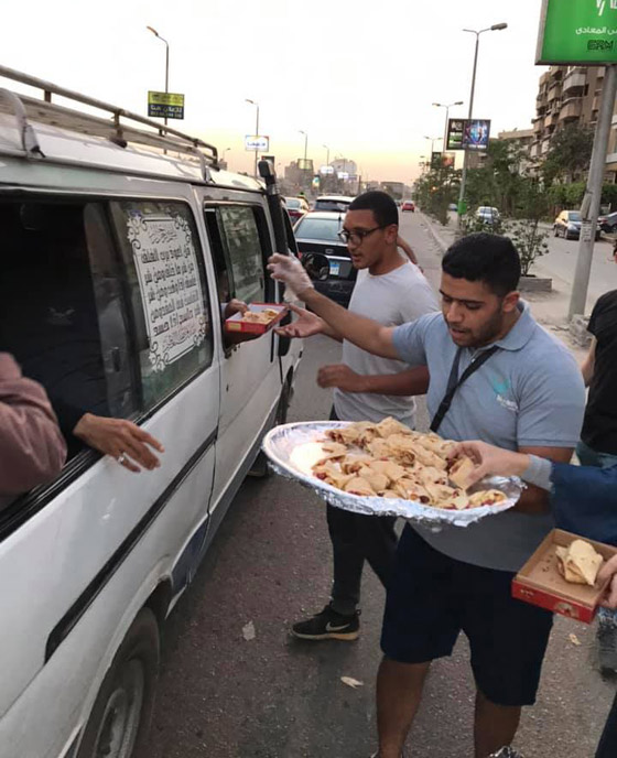 فيديو وصور كنافة ودوناتس من شباب المعادي لصائمي رمضان والمسيحيين صورة رقم 3