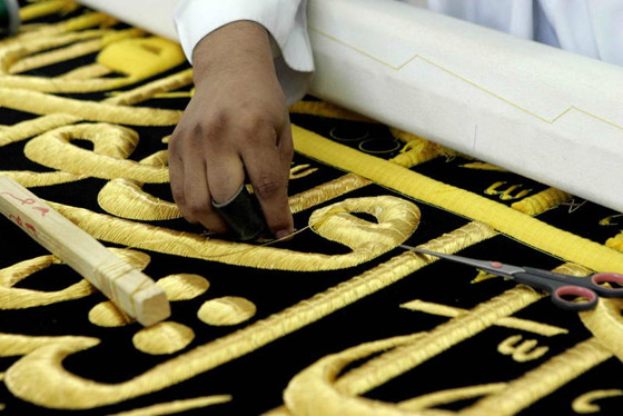 بالفيديو والصور: أهم مصنع لكسوة الكعبة في العالم صورة رقم 2