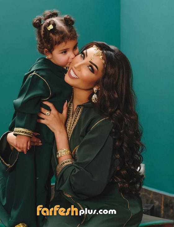 صور دنيا بطمة في ضريح الملك محمد الخامس بالحجاب ومع ابنتها غزل صورة رقم 5