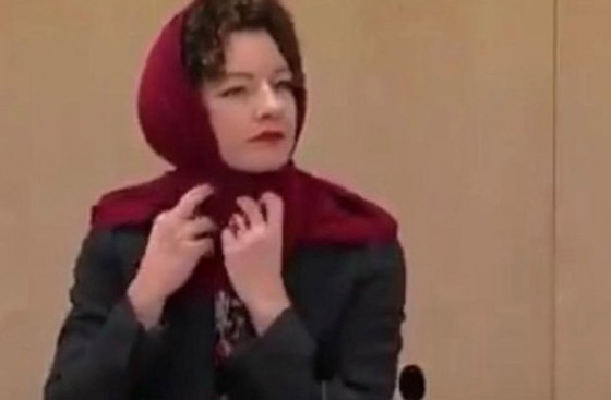 بالفيديو: نائبة نمساوية ترتدي الحجاب وتوجه رسالة من البرلمان  صورة رقم 4