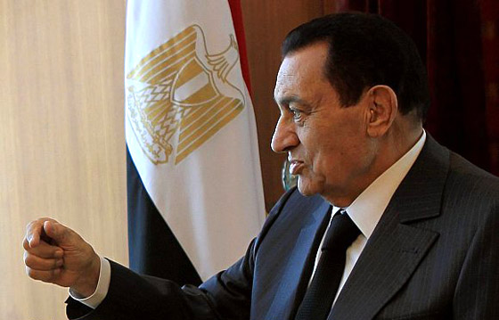 مبارك: حميت آبار بترول الامارات بقوات الصاعقة المصرية صورة رقم 6