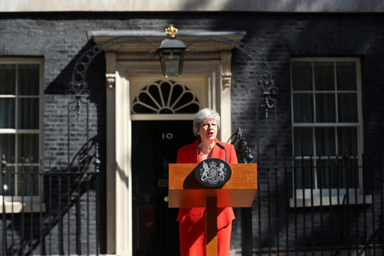 رئيسة وزراء بريطانيا تيريزا ماي تعلن استقالتها وتبكي خلال إعلانها الخبر! صورة رقم 12