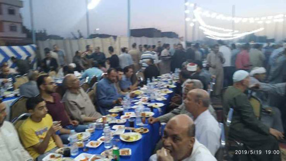 قبطي مصري ينظم سنويا مائدة إفطار للصائمين تكلفه 30 ألف جنيه صورة رقم 6