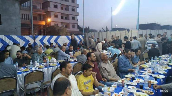قبطي مصري ينظم سنويا مائدة إفطار للصائمين تكلفه 30 ألف جنيه صورة رقم 8