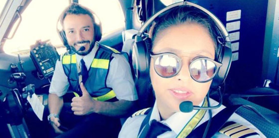 فيديو وصور أول امرأة سعودية تقود رحلة جوية رسمية بالمملكة صورة رقم 3
