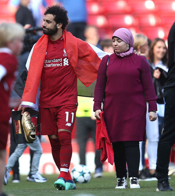 أسرار جديدة يكشفها فيديو جديد عن زوجة محمد صلاح.. تعرف إليها صورة رقم 4 أسرار جديدة يكشفها فيديو جديد عن زوجة محمد صلاح.. تعرف إليها صورة رقم 4