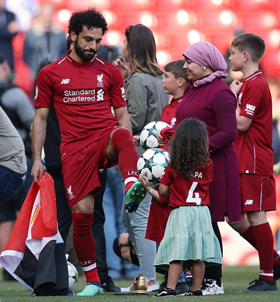 أسرار جديدة يكشفها فيديو جديد عن زوجة محمد صلاح.. تعرف إليها صورة رقم 5 أسرار جديدة يكشفها فيديو جديد عن زوجة محمد صلاح.. تعرف إليها صورة رقم 5