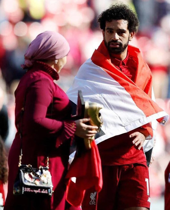 أسرار جديدة يكشفها فيديو جديد عن زوجة محمد صلاح.. تعرف إليها صورة رقم 12 أسرار جديدة يكشفها فيديو جديد عن زوجة محمد صلاح.. تعرف إليها صورة رقم 12