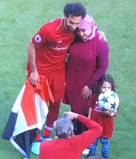 أسرار جديدة يكشفها فيديو جديد عن زوجة محمد صلاح.. تعرف إليها صورة رقم 13 أسرار جديدة يكشفها فيديو جديد عن زوجة محمد صلاح.. تعرف إليها صورة رقم 13