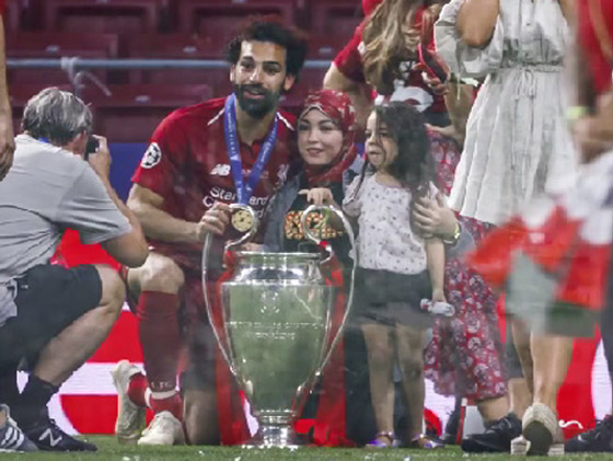 أسرار جديدة يكشفها فيديو جديد عن زوجة محمد صلاح.. تعرف إليها صورة رقم 3 أسرار جديدة يكشفها فيديو جديد عن زوجة محمد صلاح.. تعرف إليها صورة رقم 3