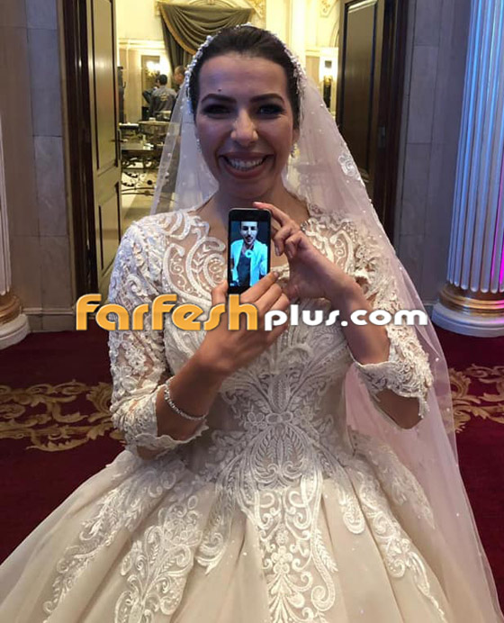 مفاجأة العمر لعروس مصرية: باسل خياط يفاجئ احدى معجباته في حفل زفافها.. بالفيديو صورة رقم 2 مفاجأة العمر لعروس مصرية: باسل خياط يفاجئ احدى معجباته في حفل زفافها.. بالفيديو صورة رقم 2