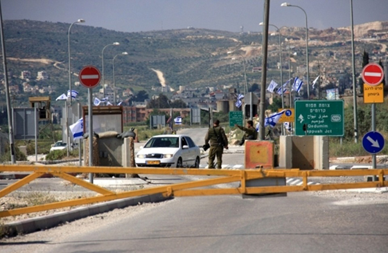 حواجز الاحتلال الإسرائيلي في الضفة تكلف الفلسطينيين الملايين صورة رقم 9