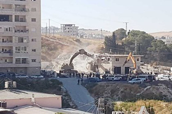 بالفيديو والصور: القوات الإسرائيلية تهدم منازل فلسطينية جنوبي القدس صورة رقم 9
