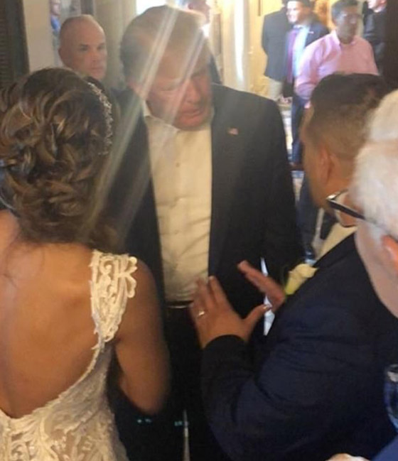 دونالد ترامب يفاجئ عروسين بحضور حفل زفافهما صورة رقم 6