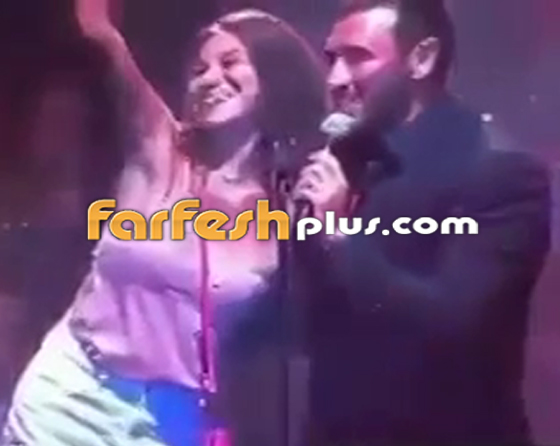 بالفيدير معجبة تقتحم مسرح كاظم الساهر.. ماذا فعل معها؟ صورة رقم 6 بالفيدير معجبة تقتحم مسرح كاظم الساهر.. ماذا فعل معها؟ صورة رقم 6