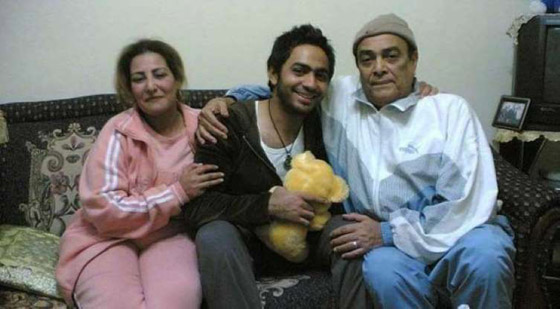 عاش طفولة قاسية ودخل السجن لـ6 أشهر..ما لا تعرفه عن تامر حسني صورة رقم 14