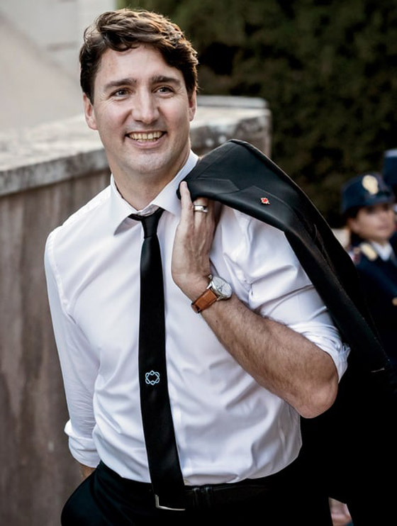 صورة لترودو رئيس وزراء كندا متنكرا بزي عنصري تهزه وتهدد منصبه! صورة رقم 14