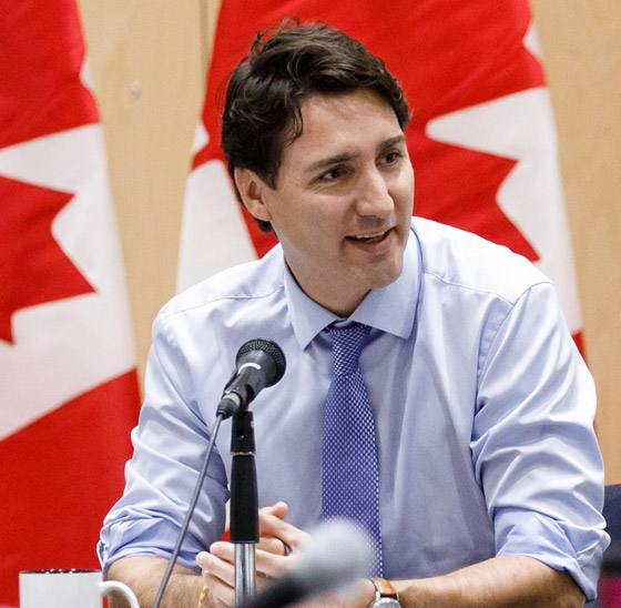 صورة لترودو رئيس وزراء كندا متنكرا بزي عنصري تهزه وتهدد منصبه! صورة رقم 15