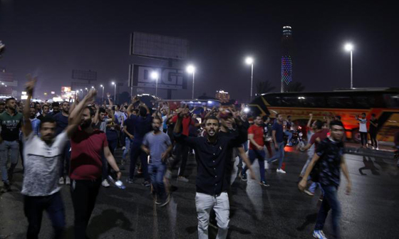  مظاهرات قرب ميدان التحرير ضد رئيس مصر عبدالفتاح السيسي صورة رقم 3