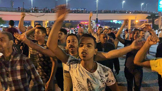  مظاهرات قرب ميدان التحرير ضد رئيس مصر عبدالفتاح السيسي صورة رقم 7