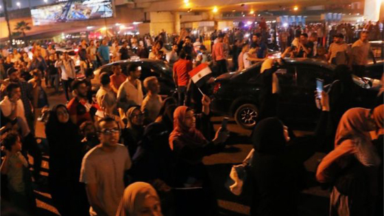  مظاهرات قرب ميدان التحرير ضد رئيس مصر عبدالفتاح السيسي صورة رقم 8