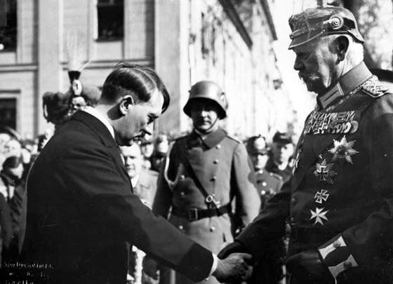سنة 1932 صوّت الألمان ضد هتلر.. فبات مستشارهم في العام التالي! صورة رقم 6